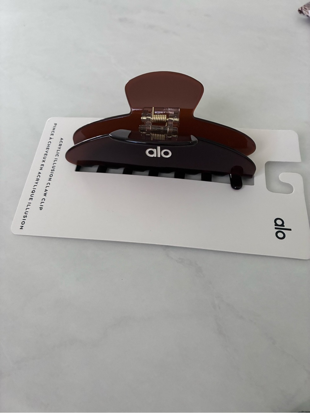 ALO yoga 90s acrylic illusion claw clip brown